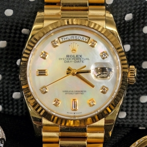 Rolex Day-date Mother of Pearl 36mm 128238